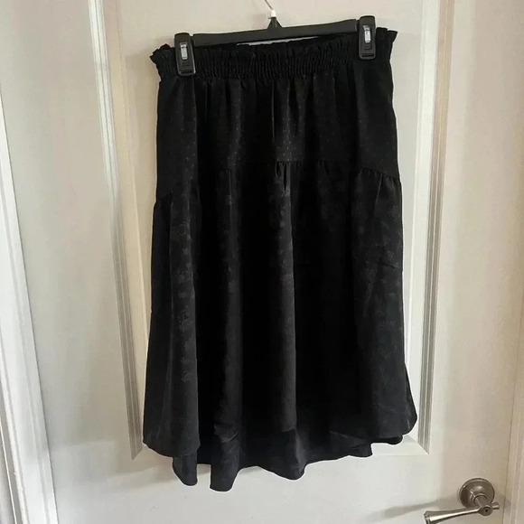 B66 NEW Draper James Black Tiered Skirt Size Medium - Picture 1 of 5